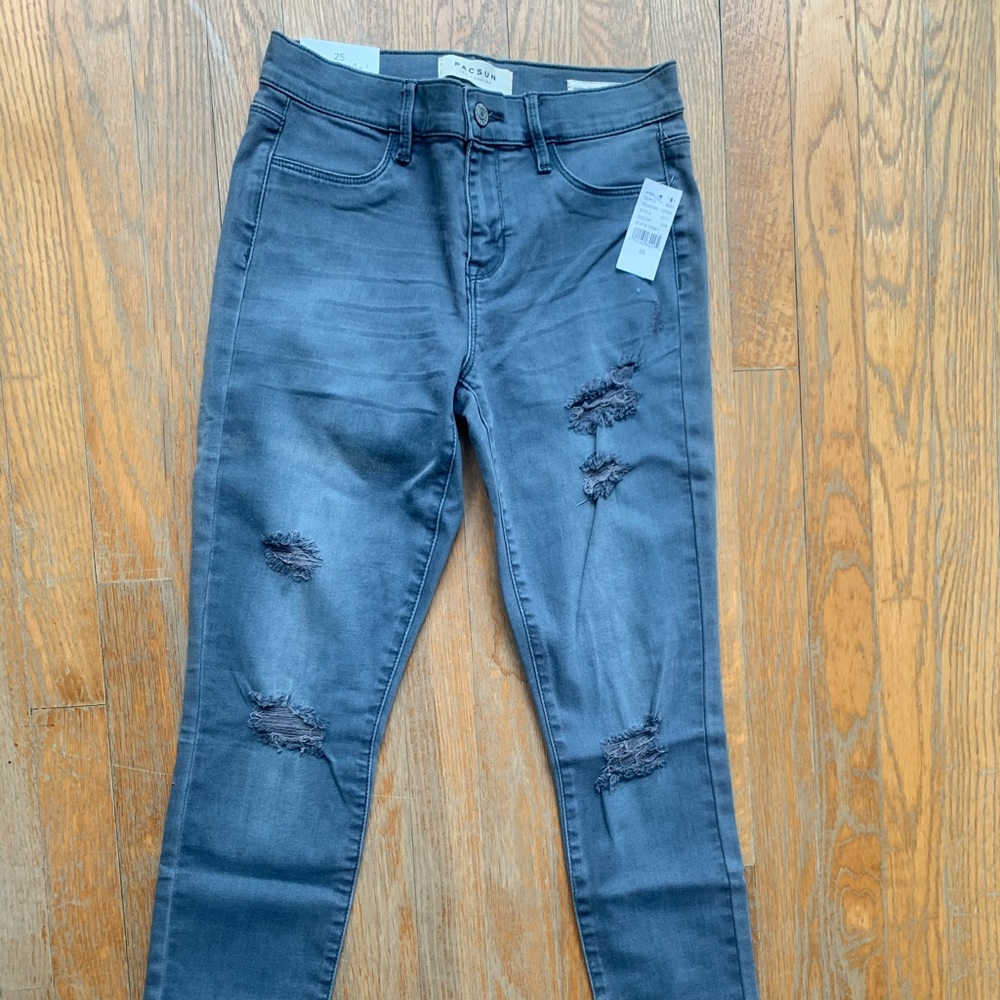 Gray ripped jegging